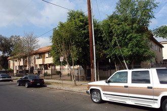 15251 Sunburst St in North Hills, CA - Building Photo - Building Photo