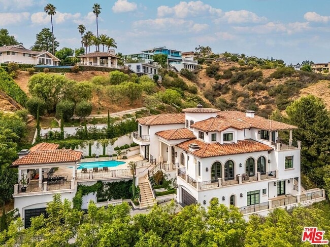 1159 Somera Rd in Los Angeles, CA - Building Photo - Building Photo
