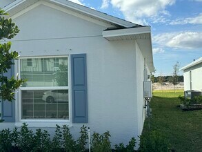 10468 NW Suncrest Lp in Port St. Lucie, FL - Building Photo - Building Photo