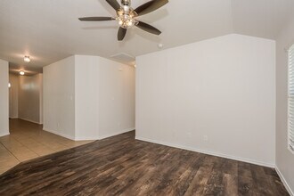 8229 Spotted Doe Dr in Fort Worth, TX - Building Photo - Building Photo