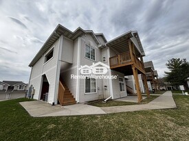 950 67th St in West Des Moines, IA - Building Photo