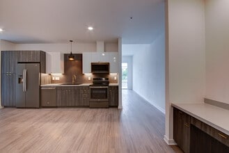 4361 S Congress Ave, Unit 110 in Austin, TX - Building Photo - Building Photo