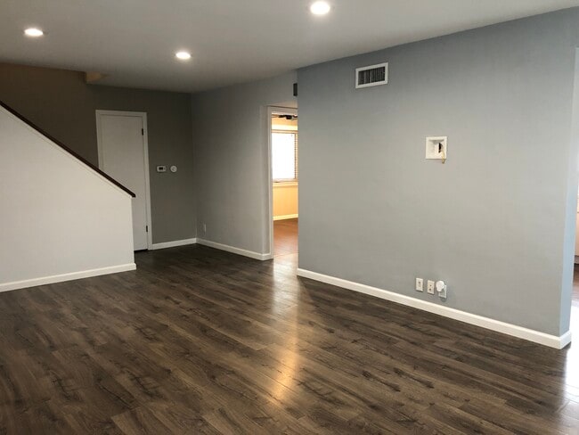 6509 W 86th Plz, Unit 6509 in Los Angeles, CA - Building Photo - Building Photo