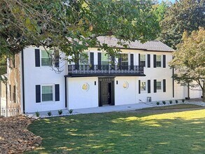 200 W Paces Ferry Rd NW in Atlanta, GA - Building Photo - Building Photo
