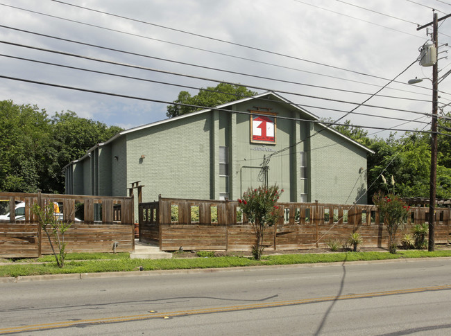 South 1st Flats in Austin, TX - Building Photo - Building Photo