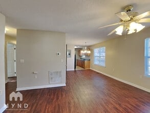 202 Jubilee Dr in Chapel Hill, NC - Foto de edificio - Building Photo