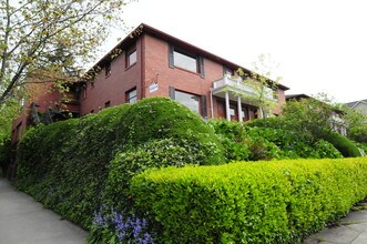 702 N 41st St in Seattle, WA - Building Photo - Building Photo