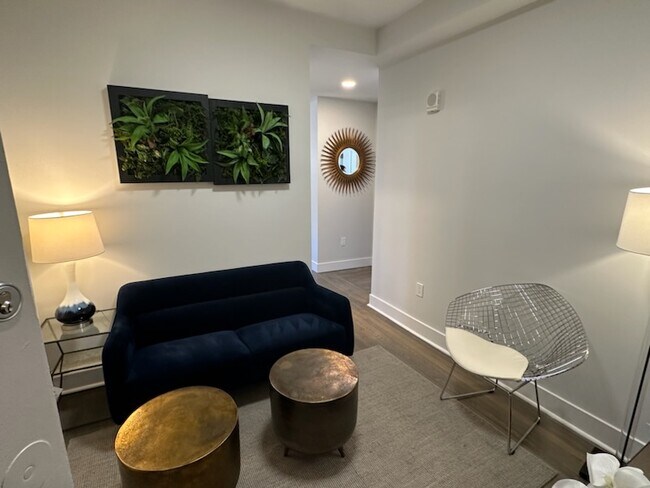 67 Park Dr, Unit 21 in Boston, MA - Foto de edificio - Building Photo