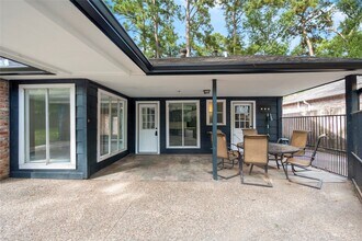 16911 Summit Oaks Ln in Spring, TX - Foto de edificio - Building Photo