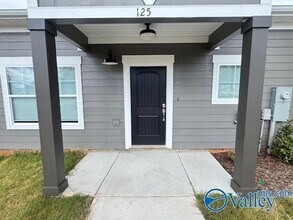 125 Foster Wy Dr in Huntsville, AL - Building Photo - Building Photo