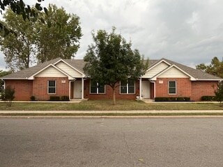 33 E Blanch Ave in Edmond, OK - Building Photo
