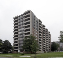 60 Callowhill in Toronto, ON - Building Photo