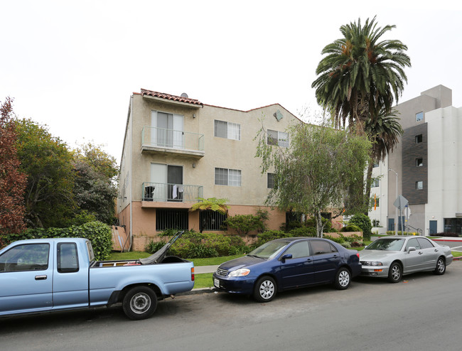 4404 Kensington Rd in Los Angeles, CA - Building Photo - Building Photo