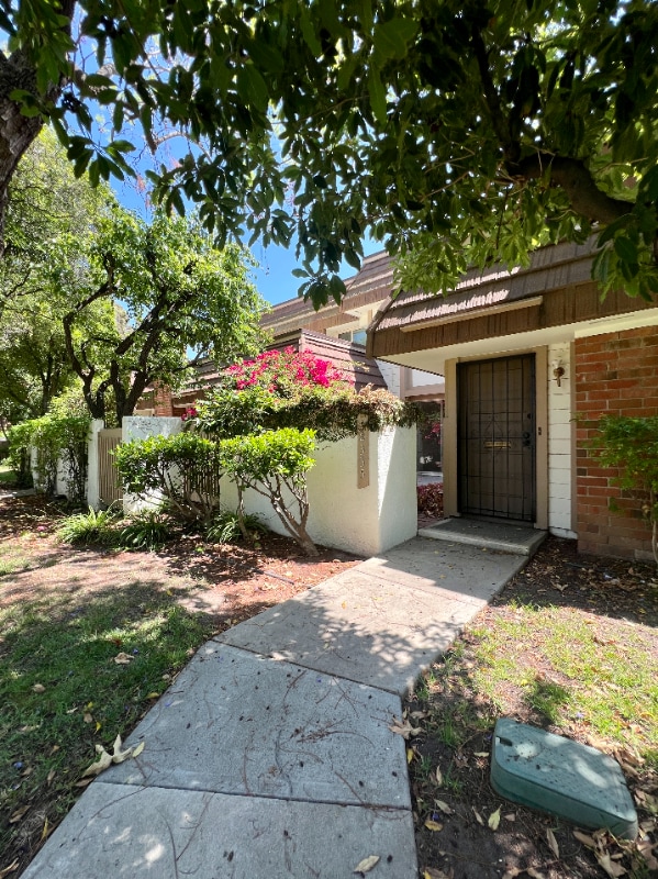 property at 10335 Larwin Ave
