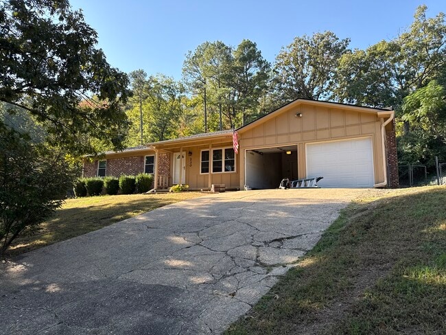 property at 230 Leemar Pl