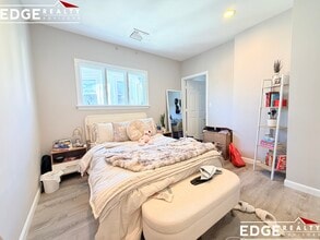 19 Long Ave, Unit 2 in Boston, MA - Foto de edificio - Building Photo