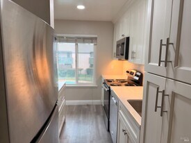 4888 Clayton Rd in Concord, CA - Building Photo