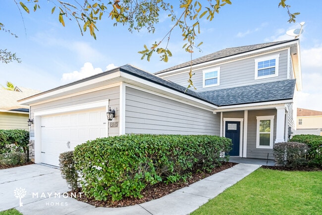 property at 3526 Hawthorn Way