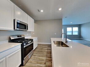 10003 Sundley Dr in Indianapolis, IN - Building Photo - Building Photo