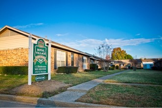 East Texas Townhomes in Mineola, TX - Building Photo - Building Photo