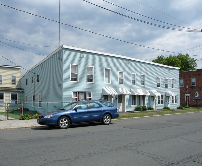 26-32 Albany Ave in Green Island, NY - Building Photo - Building Photo