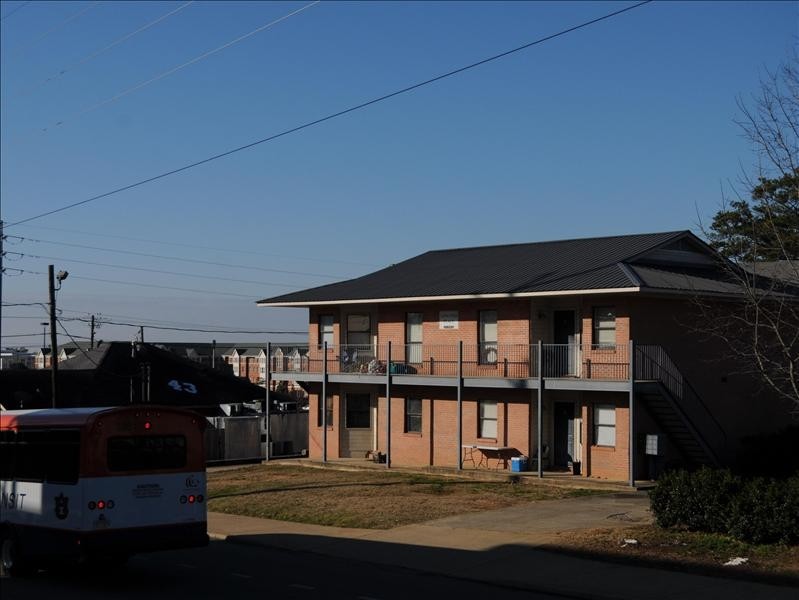 Lipscomb Place in Auburn, AL - Building Photo