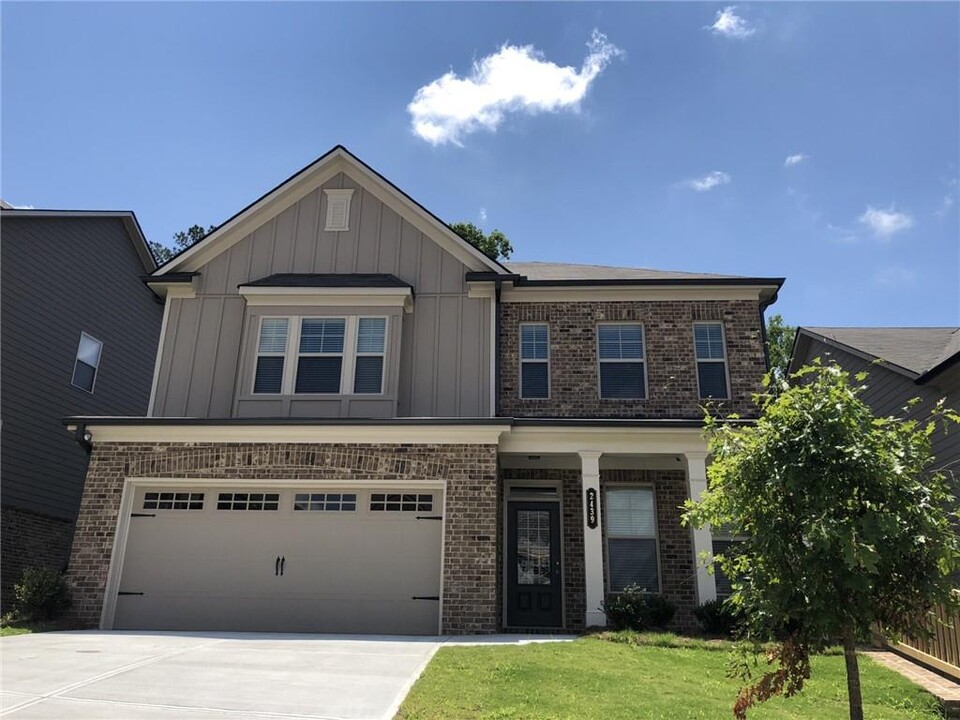 2439 Ivy Meadow Ln in Buford, GA - Building Photo