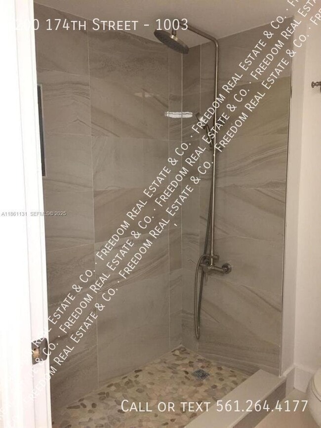 200 174th St in Sunny Isles Beach, FL - Building Photo - Building Photo