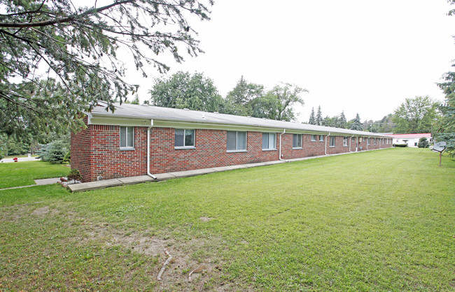 Shelby Court Apartments in Shelby Township, MI - Building Photo - Building Photo