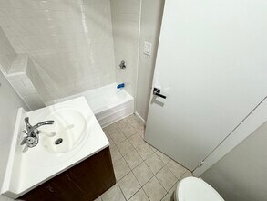 57 Burrell St-Unit -3 in Boston, MA - Foto de edificio - Building Photo