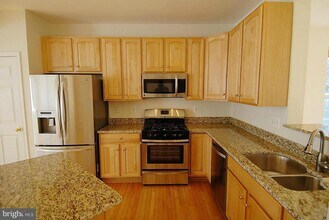 13950 Lullaby Rd in Germantown, MD - Building Photo - Building Photo