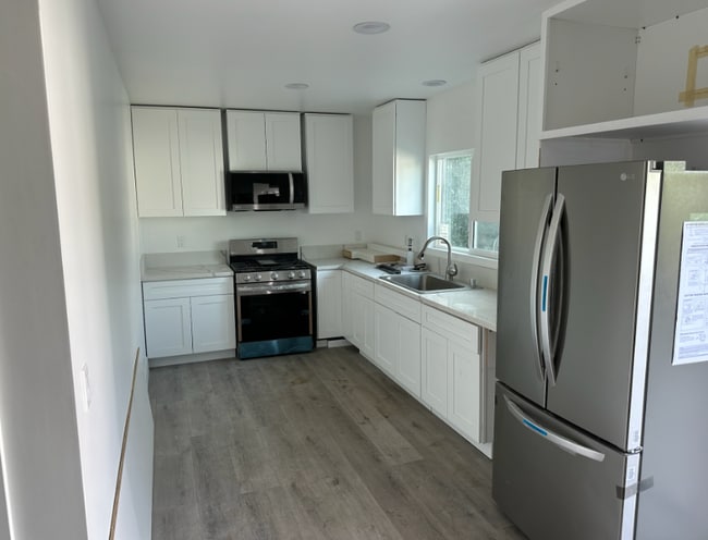 316 W 54th St in Los Angeles, CA - Foto de edificio - Building Photo