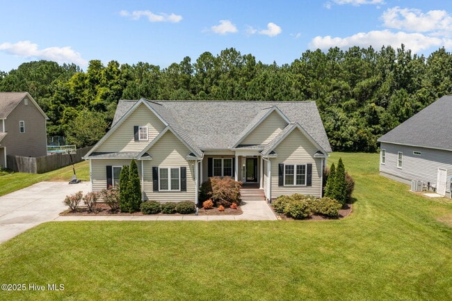 541 Park Meadows Dr in Newport, NC - Building Photo - Building Photo