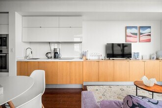 1 Iceboat Terr in Toronto, ON - Building Photo - Building Photo