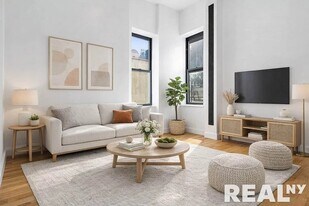 284 Mulberry St in New York, NY - Building Photo