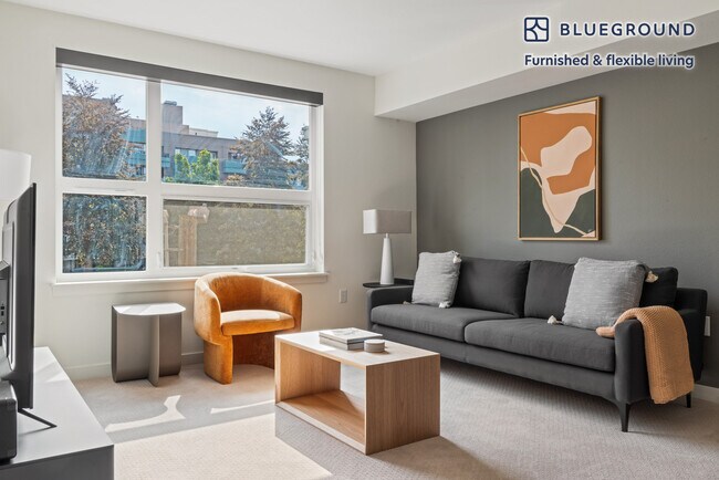 330 3rd Ave W in Seattle, WA - Building Photo - Building Photo