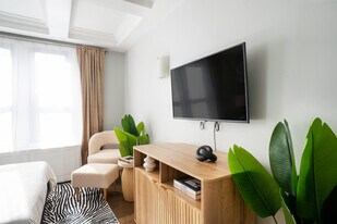 240 W 73rd St, Unit FL5-ID1022020P in New York, NY - Building Photo