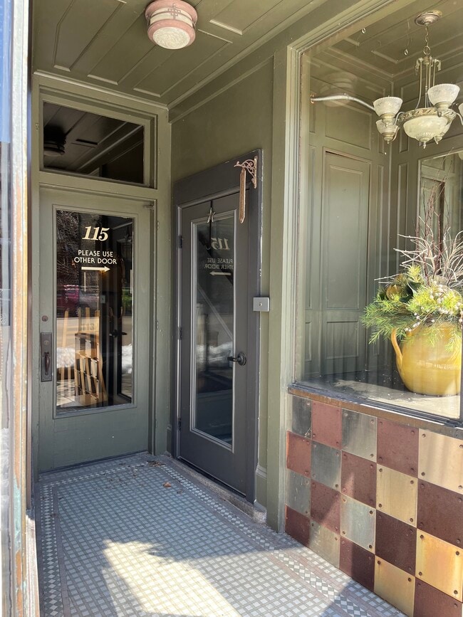 113 W Wisconsin Ave, Unit 2