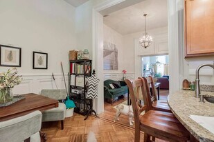 1226 Saint Paul St, Unit 1 in Baltimore, MD - Building Photo