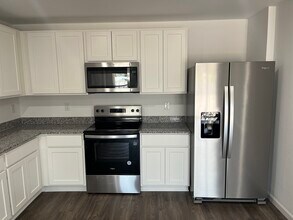 711 Dylan Ct in Wickenburg, AZ - Foto de edificio - Building Photo