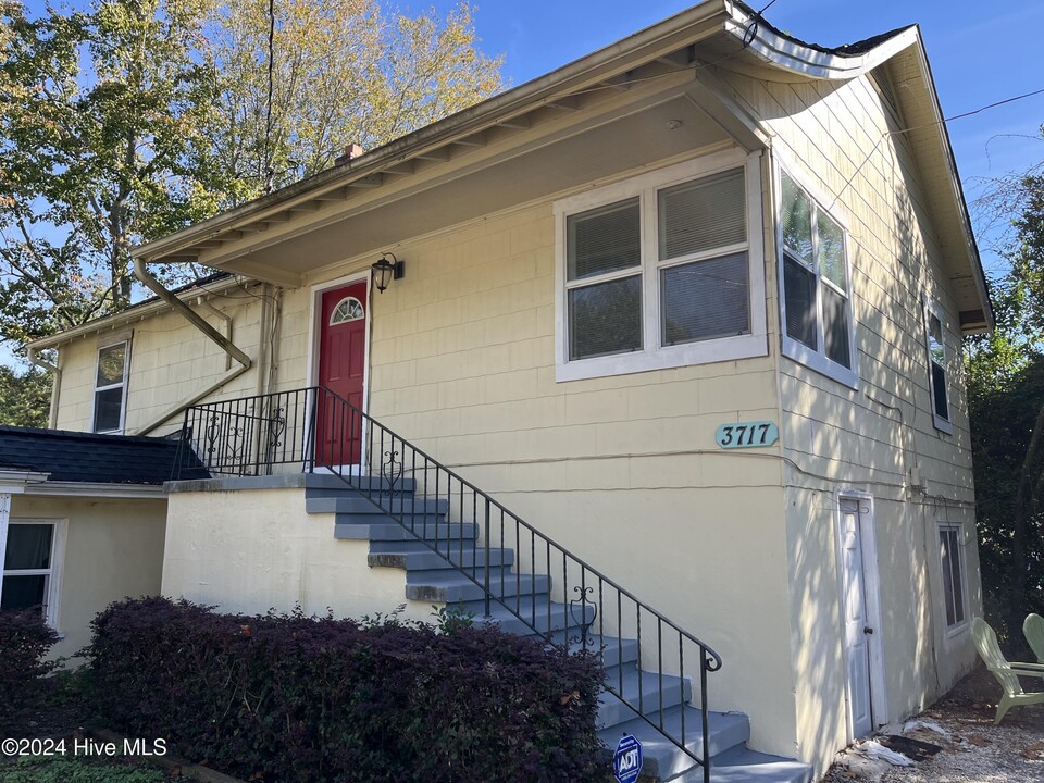 3717 Wrightsville Ave in Wilmington, NC - Building Photo