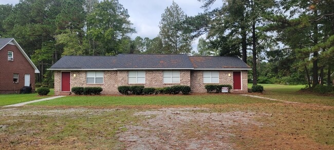 5440 Sidbury Rd in Castle Hayne, NC - Building Photo - Building Photo