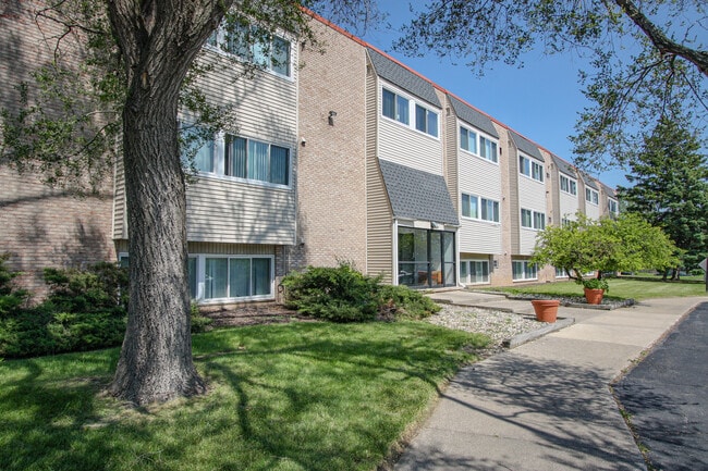 The Park Apartments in Lincoln Park, MI - Building Photo - Building Photo