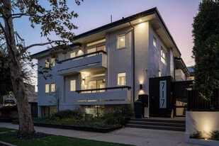 717 N Orlando Ave in West Hollywood, CA - Building Photo