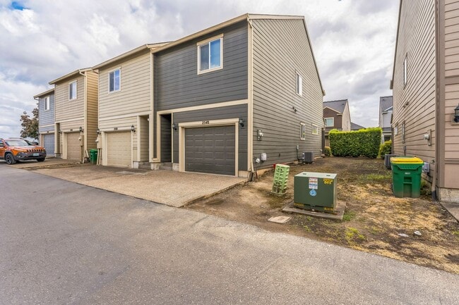 2548 Carson Loop in Forest Grove, OR - Building Photo - Building Photo