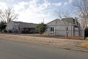 2349-2355 Beaumont St in Sacramento, CA - Building Photo