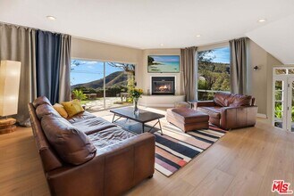 4350 Hillview Dr in Malibu, CA - Building Photo - Building Photo