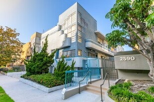 2584 S Centinela Ave, Unit 3 in Los Angeles, CA - Building Photo