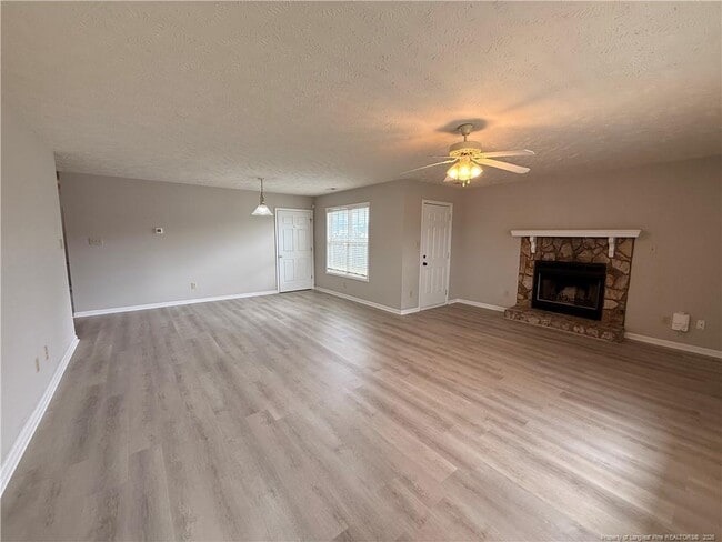 105 Yasmine Dr in Raeford, NC - Building Photo - Building Photo