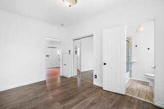 3268 Descanso Dr, Unit 3268 in Los Angeles, CA - Building Photo - Building Photo